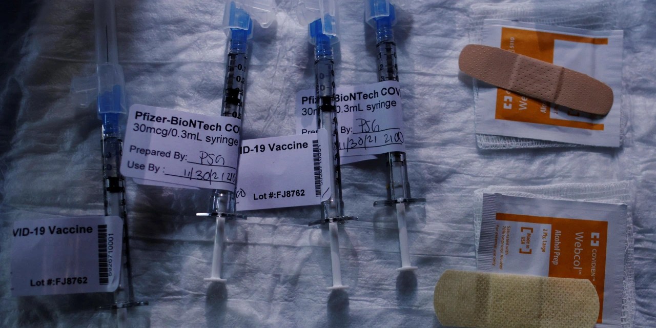 Judge Blocks Biden Administration Vaccine Mandate for Federal