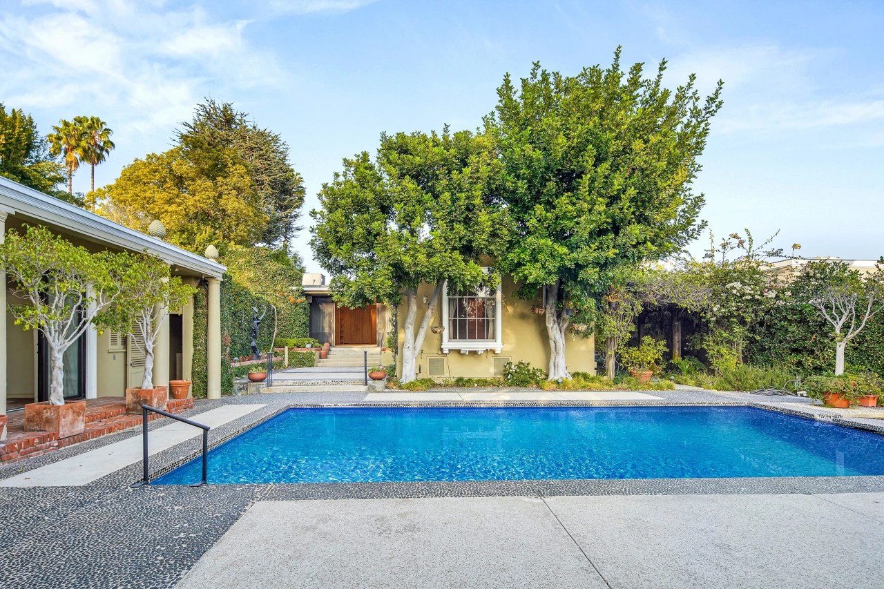 Kirk Douglas Home in Beverly Hills Sells for More Than 1 Million Over