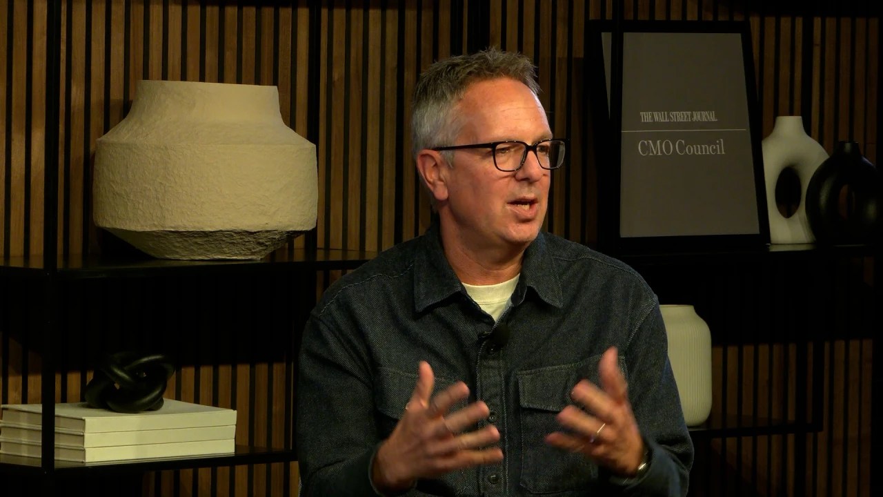 Inside American Eagle During Sydney Sweeney Ad Controversy(05)