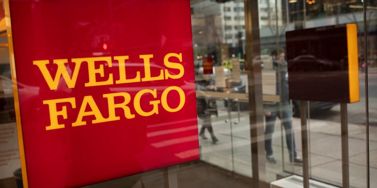 Wells Fargo Names Derek Flowers Its Chief Risk Officer WSJ