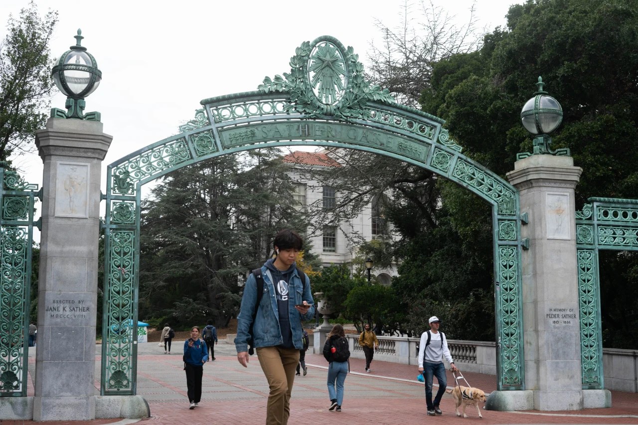 Uc Berkeley Fall 2023 Uc Berkeley Prepares To Cut New Enrollment On Campus By At Least One-Quarter - Wsj
