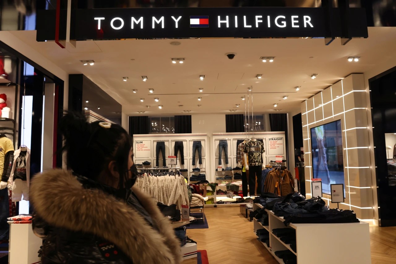 Descubrir 68+ imagen tommy hilfiger vs calvin klein Thptnganamst.edu.vn