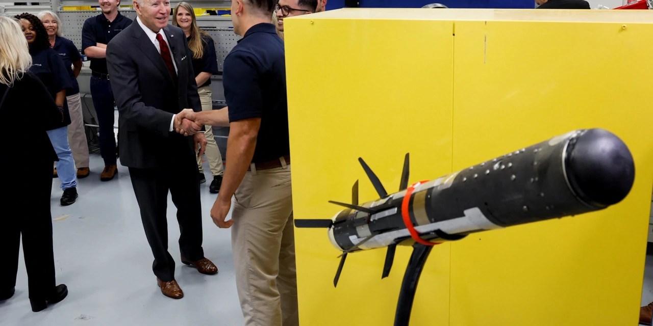 Biden Visits Lockheed Plant as U.S. Boosts Javelin Production for