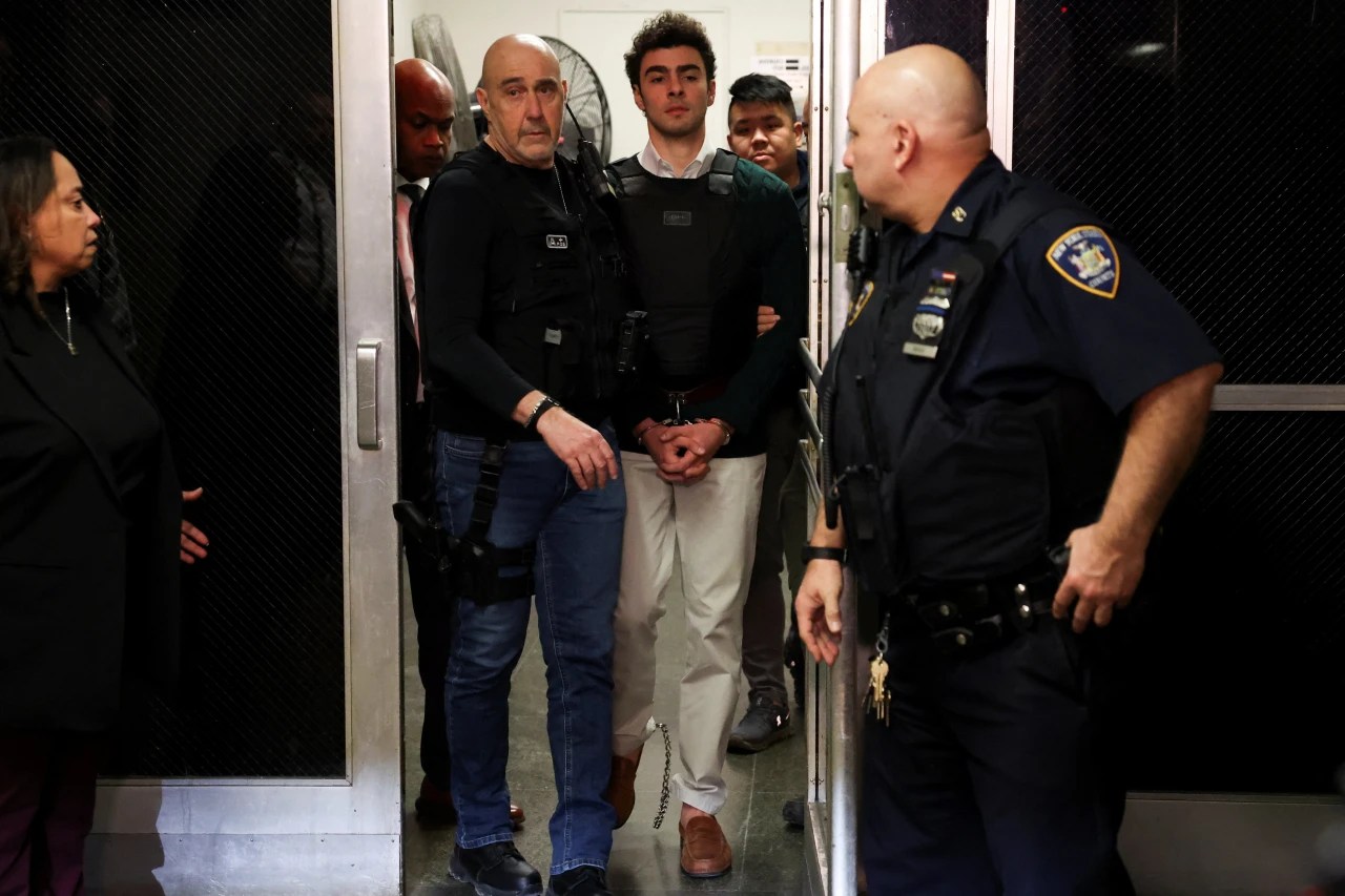 AG Pam Bondi Directs Prosecutors to Seek Death Penalty Against Luigi