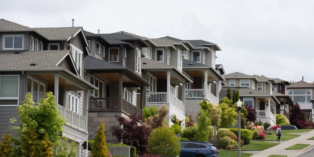 Fed Fears Hit Mortgage Bonds, Attracting Investors WSJ