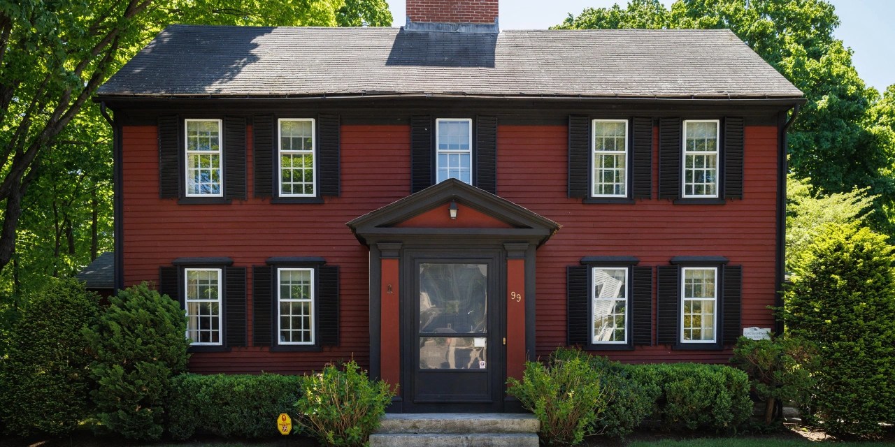 A Historic New England Home Has Been in the Same Family for Over 300