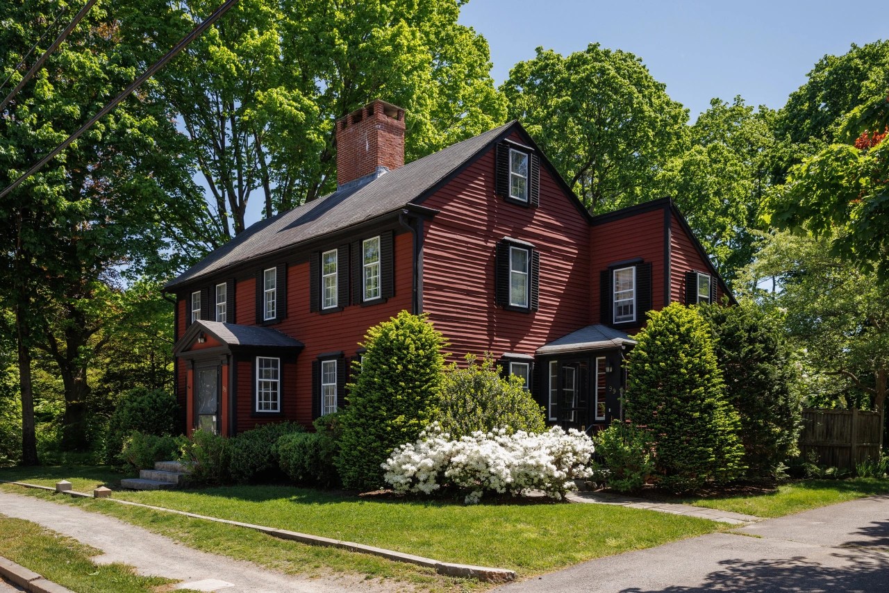 A Historic New England Home Has Been in the Same Family for Over 300