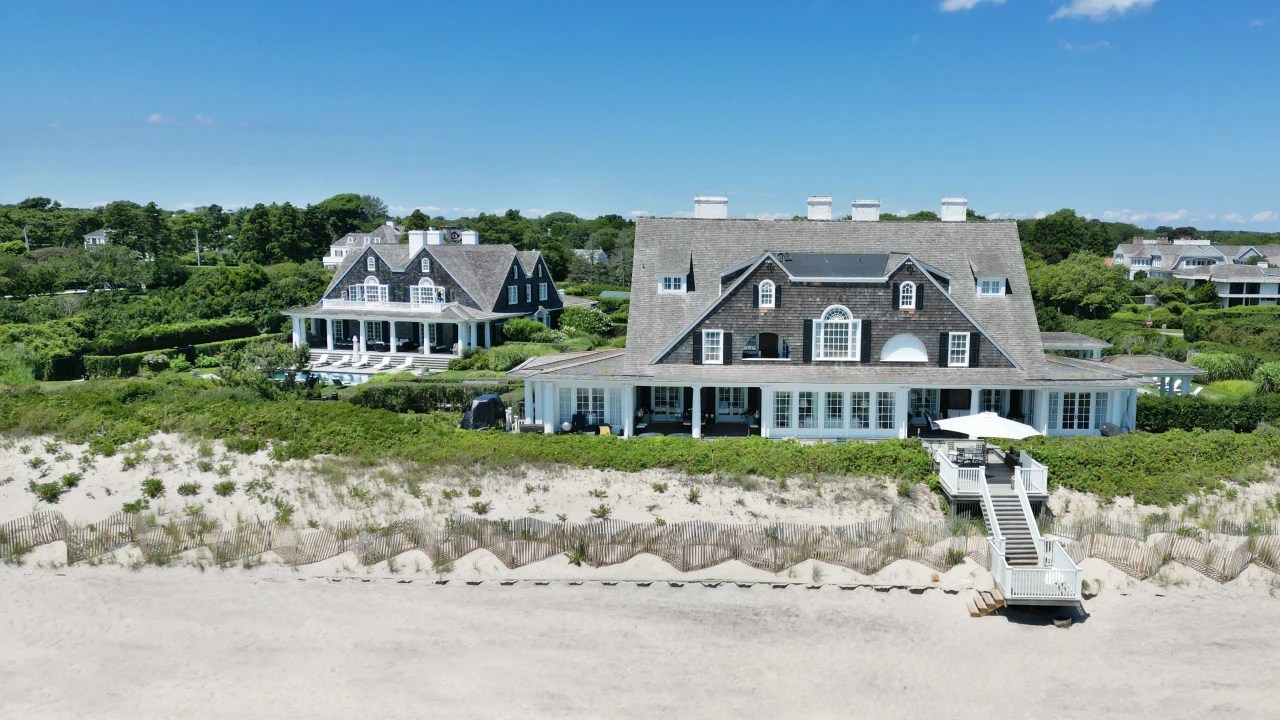 An Oceanfront Compound on Southampton’s Gin Lane Relists for 150