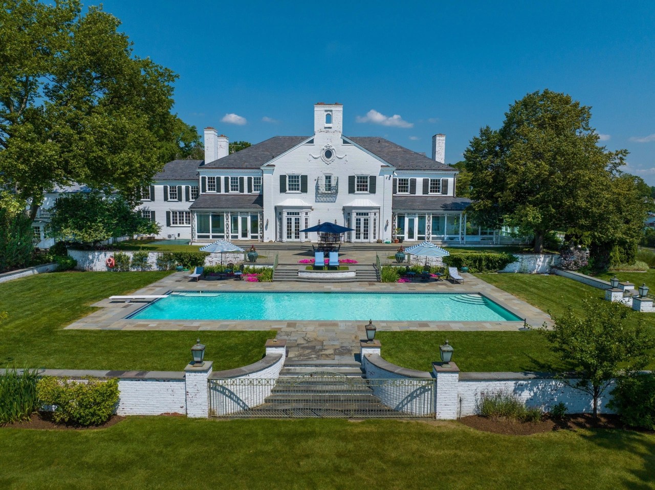 Donald Trump’s Former Connecticut Estate Relists for a Deep Discount WSJ
