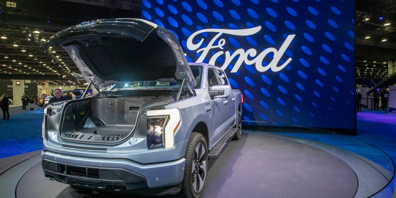 Ford Stock Falls After ThirdQuarter Profit Warning
