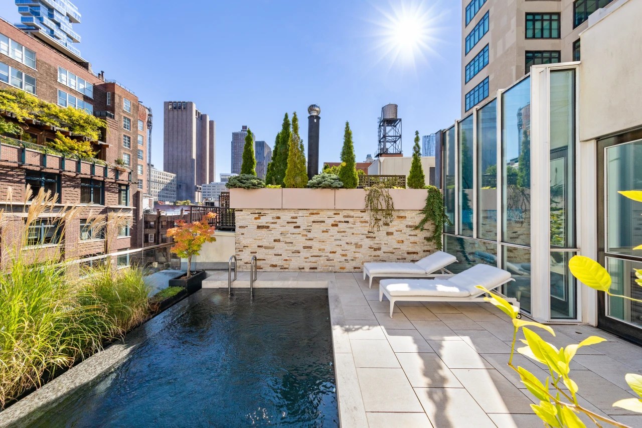 A 17FootLong Pool Is the Cherry on Top of This 39.995 Million