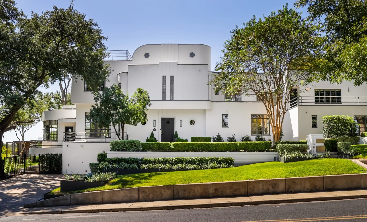 A Texas Home With a ‘Magic Door’ Lists for 13 Million WSJ