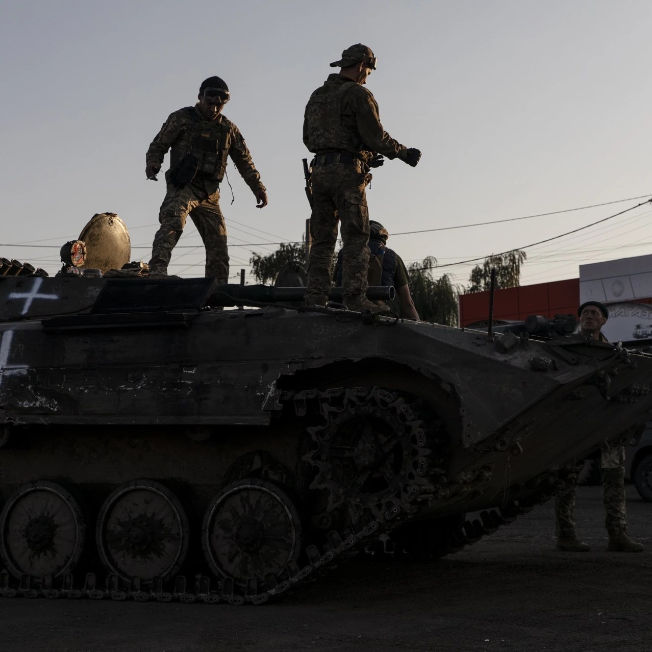 How Ukrainian Strategy Is Running Circles Around Russia’s Lumbering