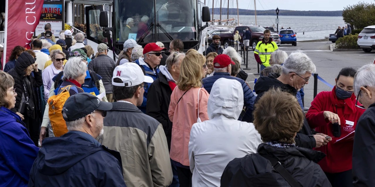 Maine’s Bar Harbor Debates Saying No to Big CruiseShip Crowds WSJ