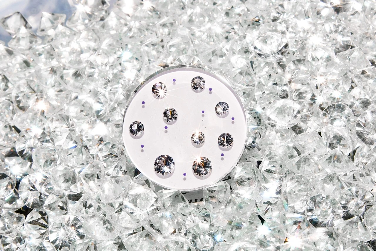 Diamond Trading Firm Crafts Gemstones Into a Commodity WSJ