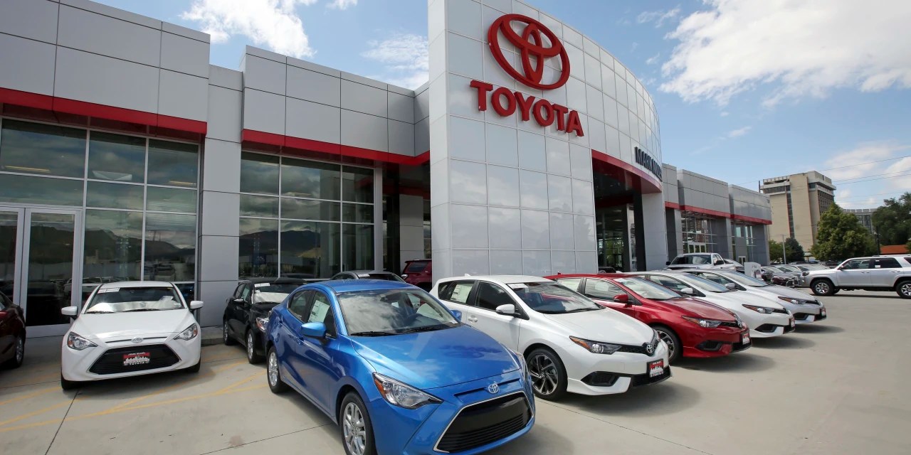 Car Companies Curb AI Efforts WSJ