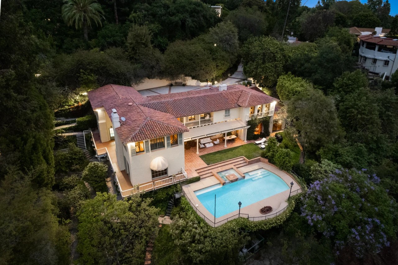 L.A. Mansion Once Owned by Mary Tyler Moore Fetches 14.6 Million WSJ