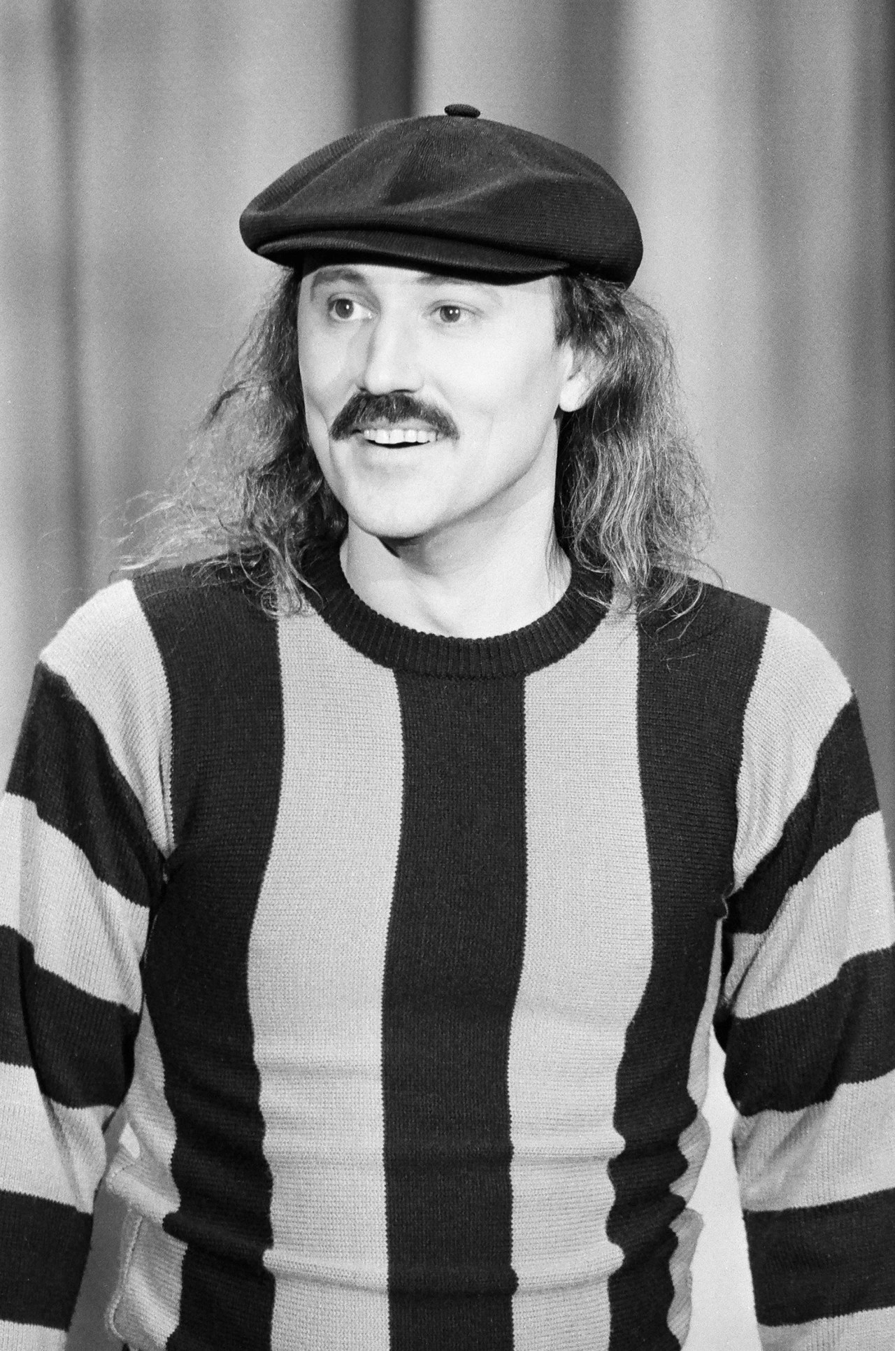 Comedian Gallagher, Known for Smashing Watermelons, Dies at 76 WSJ