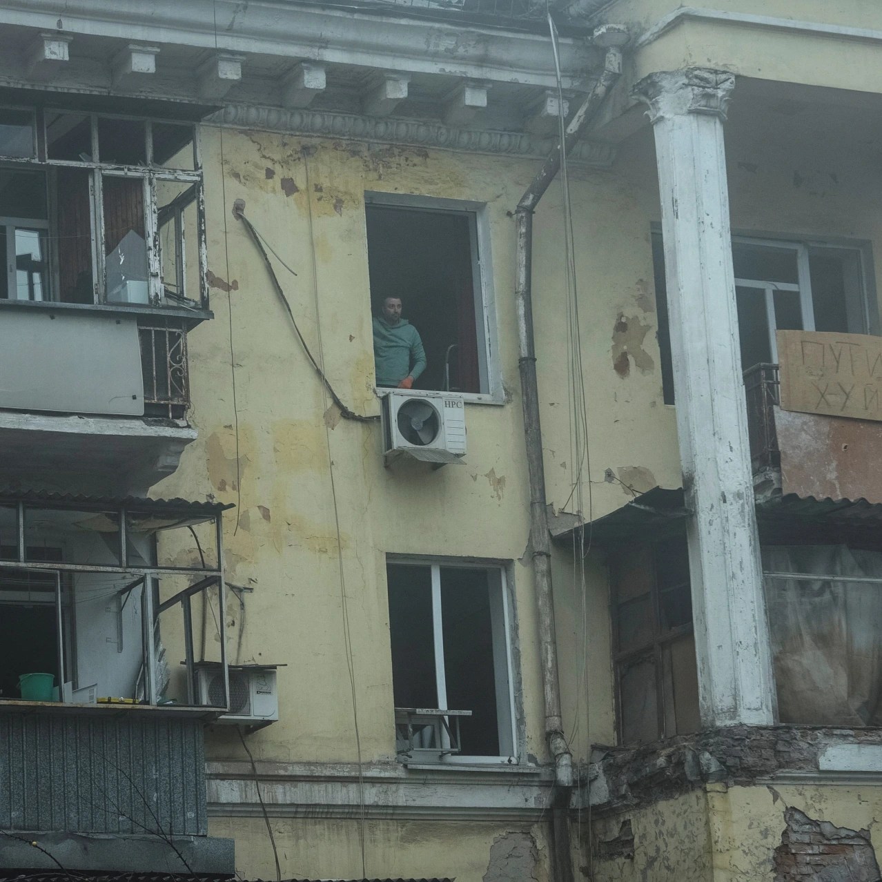 Russia Launches Fresh Missile Strikes on Ukraine WSJ