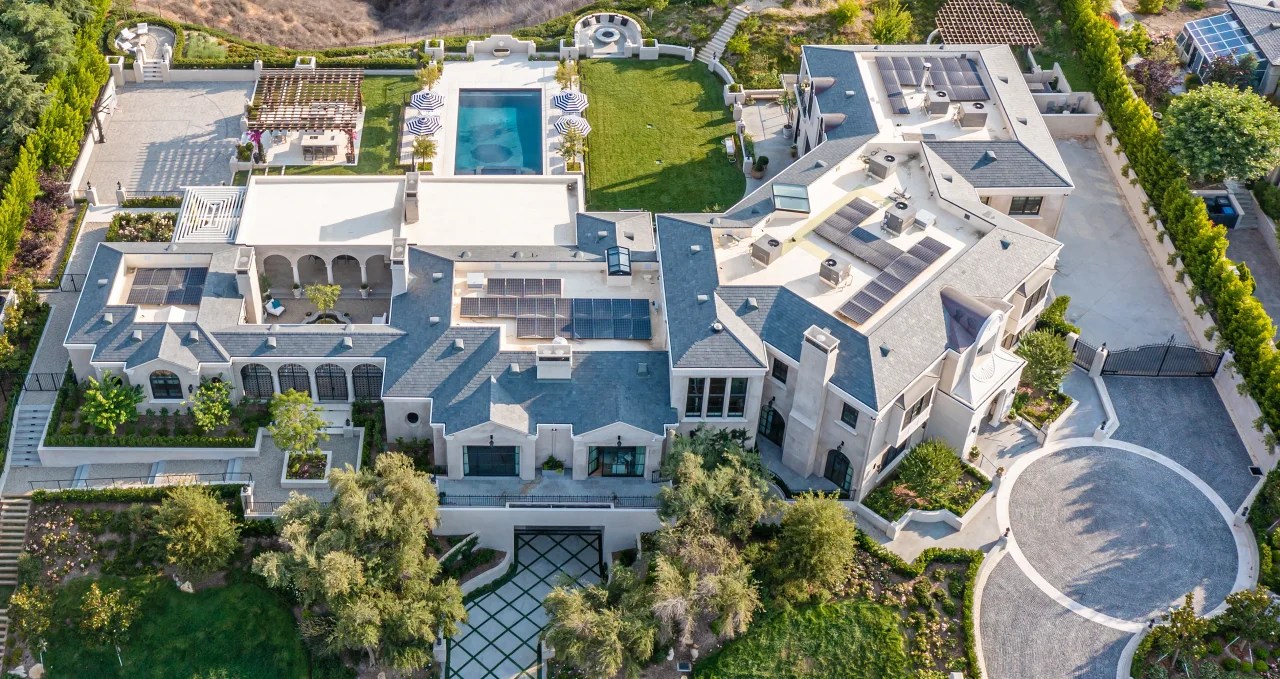 Trae Young Is the Buyer Behind 20 Million Deal for Clay Matthews’s