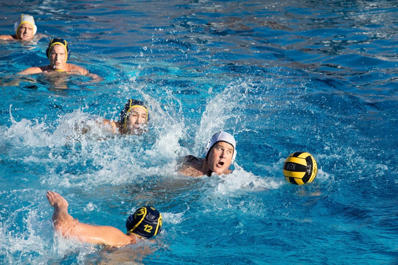 This Water Polo Workout Keeps Him Afloat After Hip Surgery WSJ