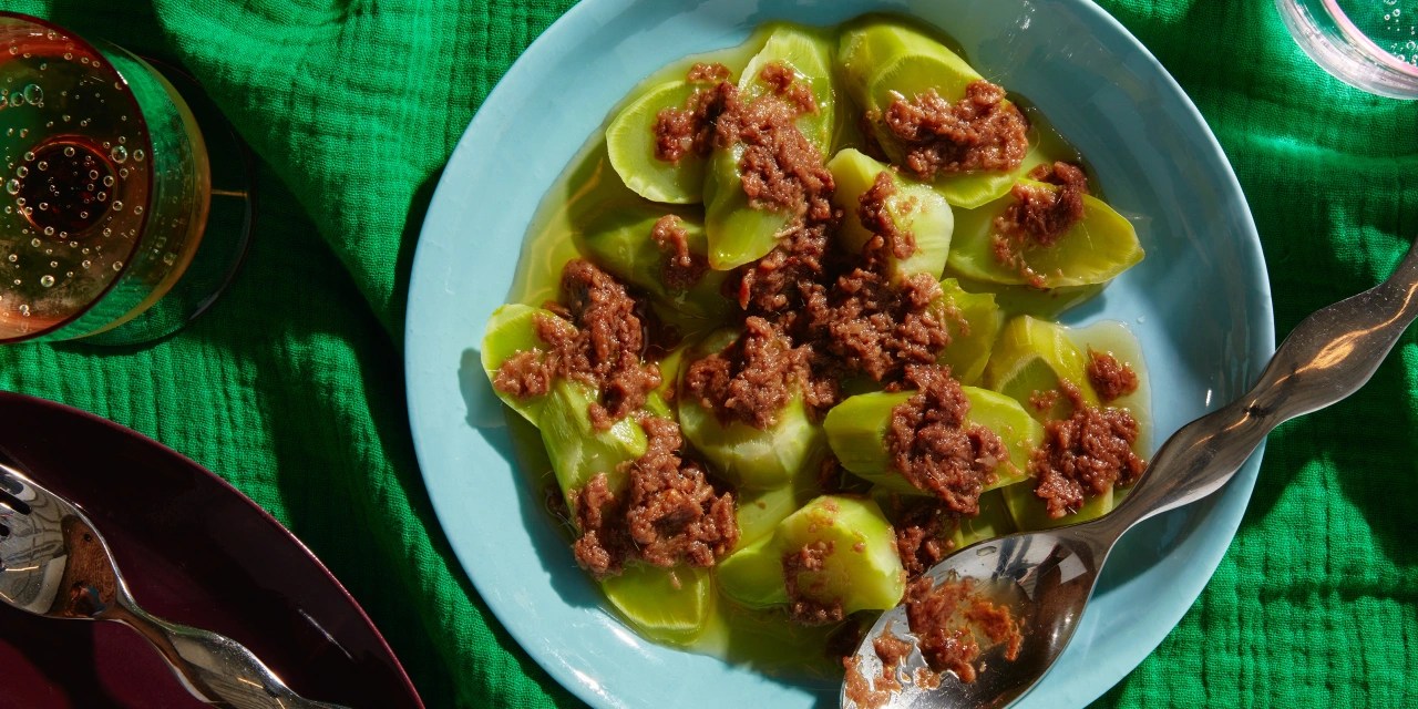 You’re Probably Throwing Away the Best Part of Broccoli WSJ