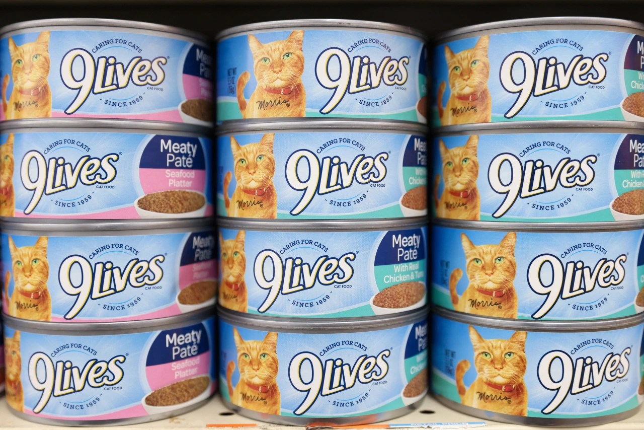 What Dog Food Company Did Smuckers Buy