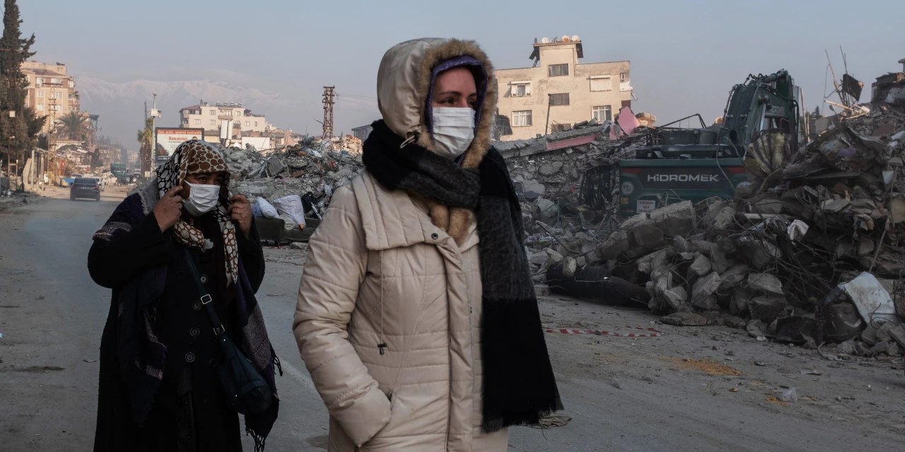 After Earthquakes, Turkey Makes More Arrests Connected to Collapsed