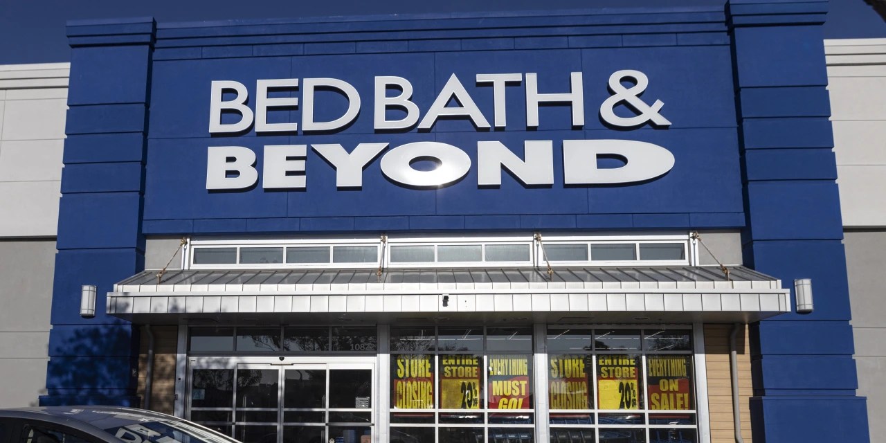 Bed Bath & Beyond Salvages Fundraising Deal Despite Slump in Share
