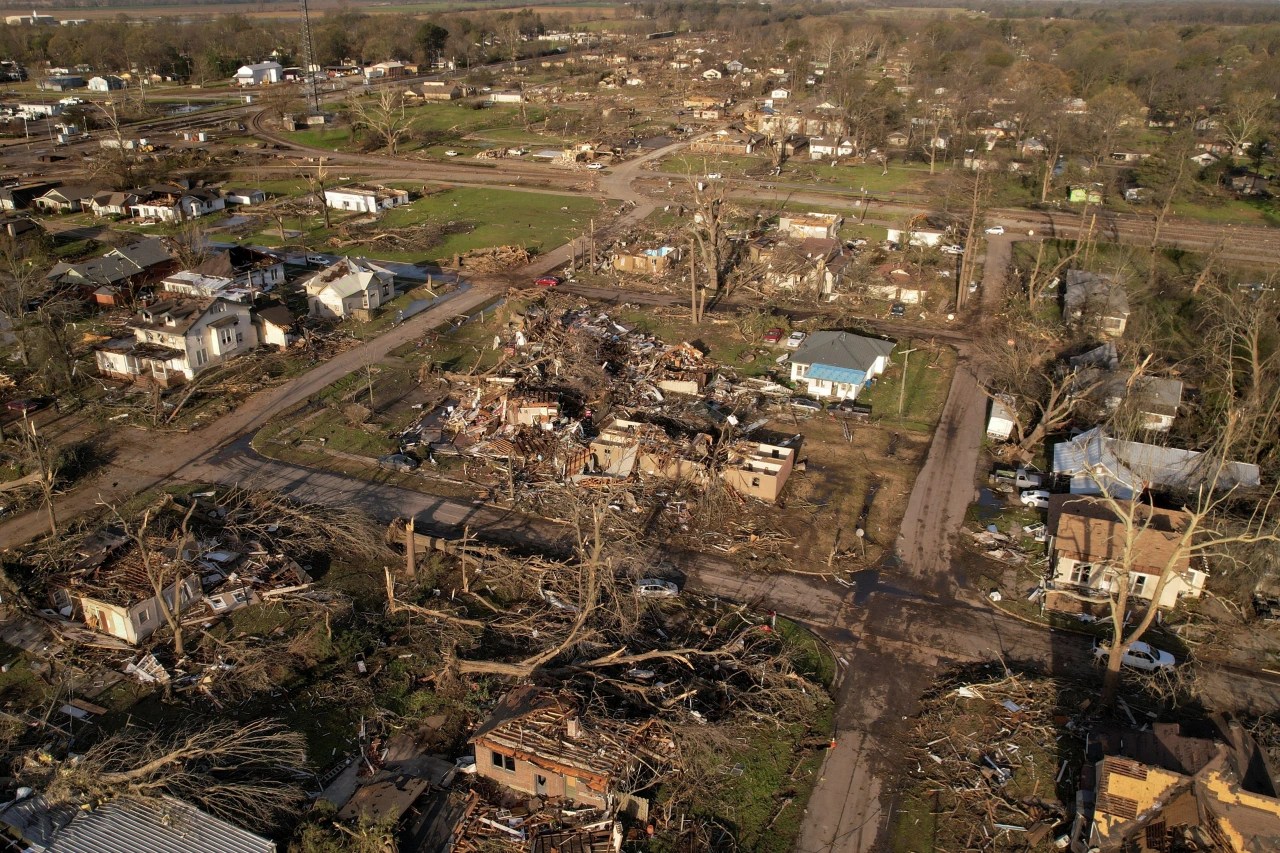 Arkansas City Surveys Tornado’s Wreckage After Direct Hit WSJ