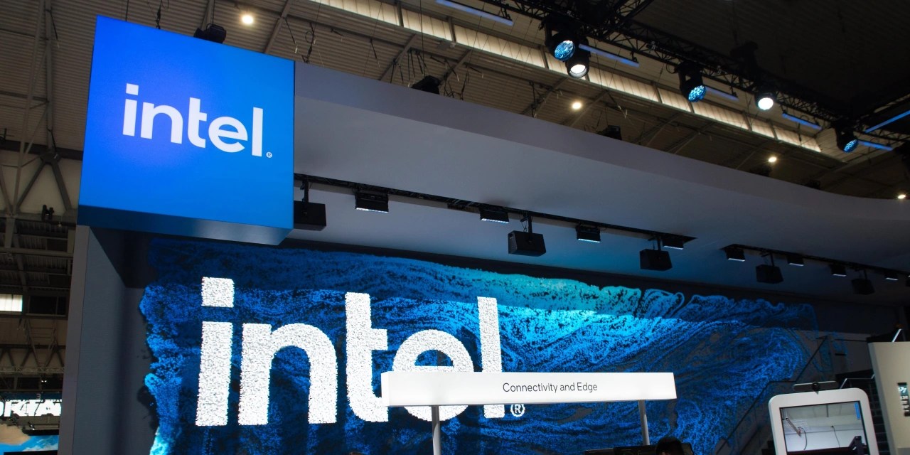 Intel Records Its Worst Quarterly Loss Amid Sinking PC Sales WSJ