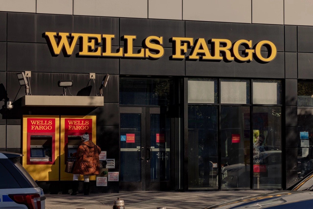 Wells Fargo Agrees To Pay Shareholders 1 Billion To Settle Class