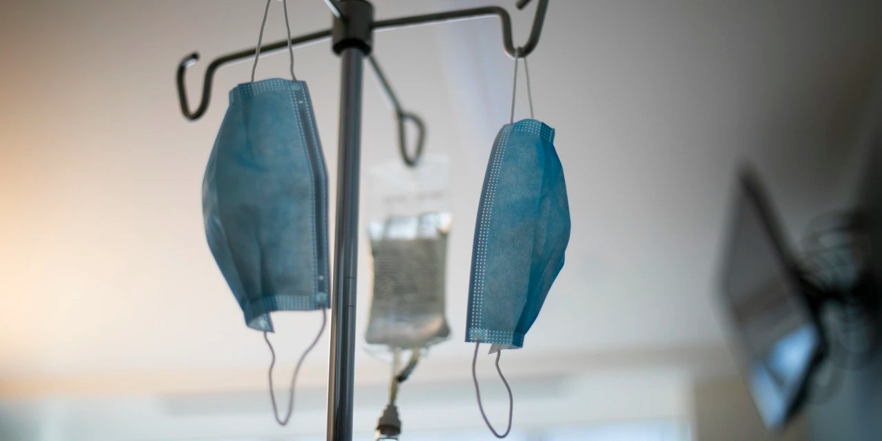 Face Mask Mandates Fall Away Among Many Hospitals, Doctors WSJ