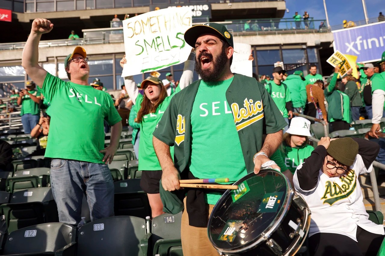 A’s Fans Are Protesting, but Manfred Says Baseball Is Moving On From