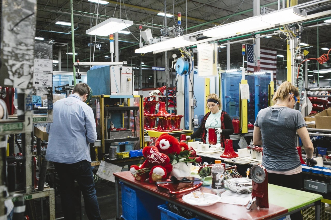 Factories Throttle Back, Pressuring U.S. Economy WSJ