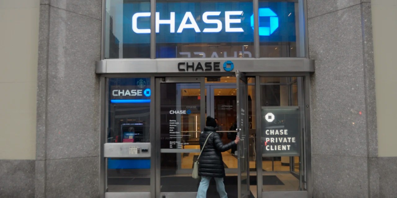Jpmorgan Chase Sues Four Customers For Bank Fraud Seen In Viral Tiktoks