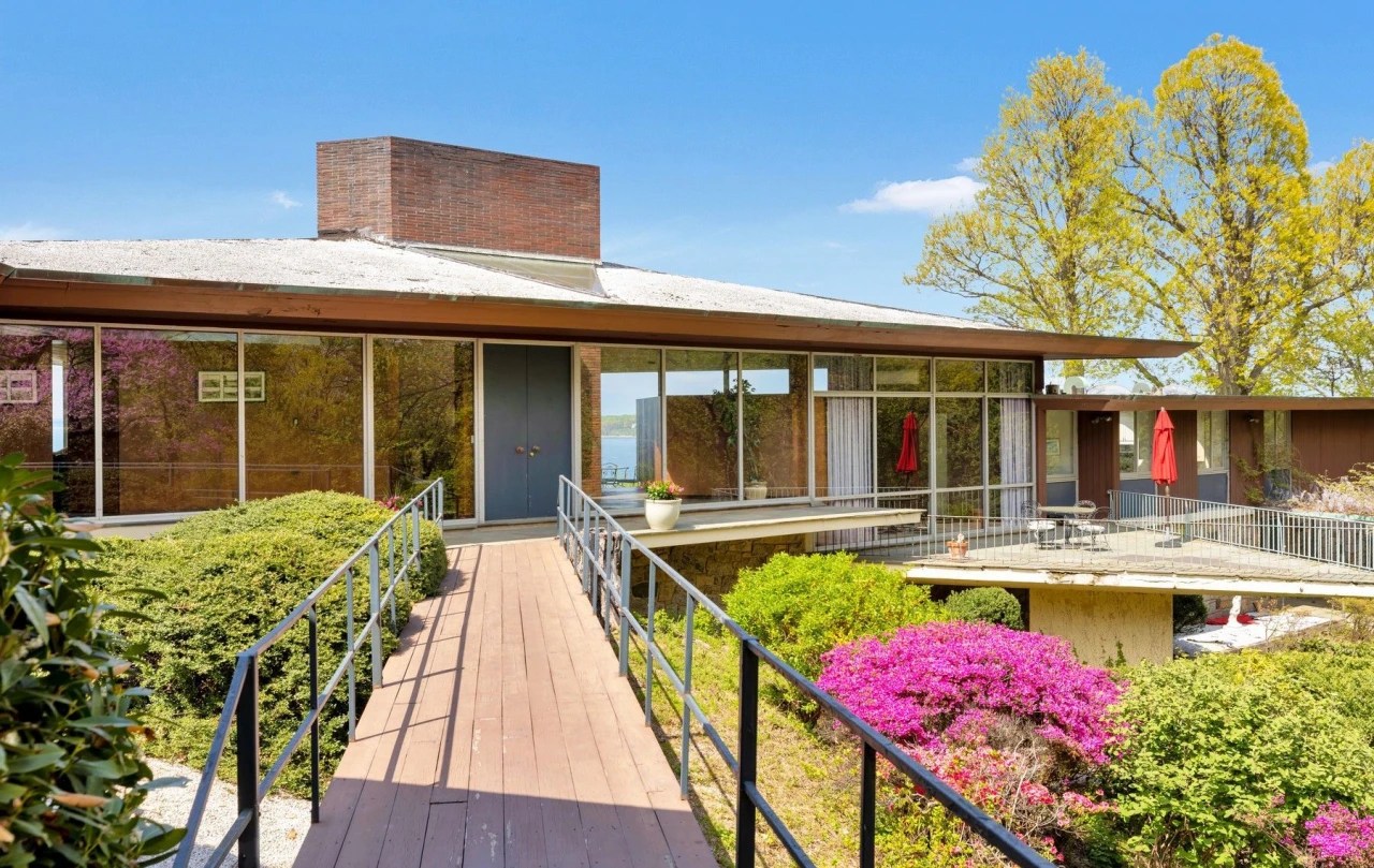 An 8.5 Million Long Island Home With a View That ‘Stops People in