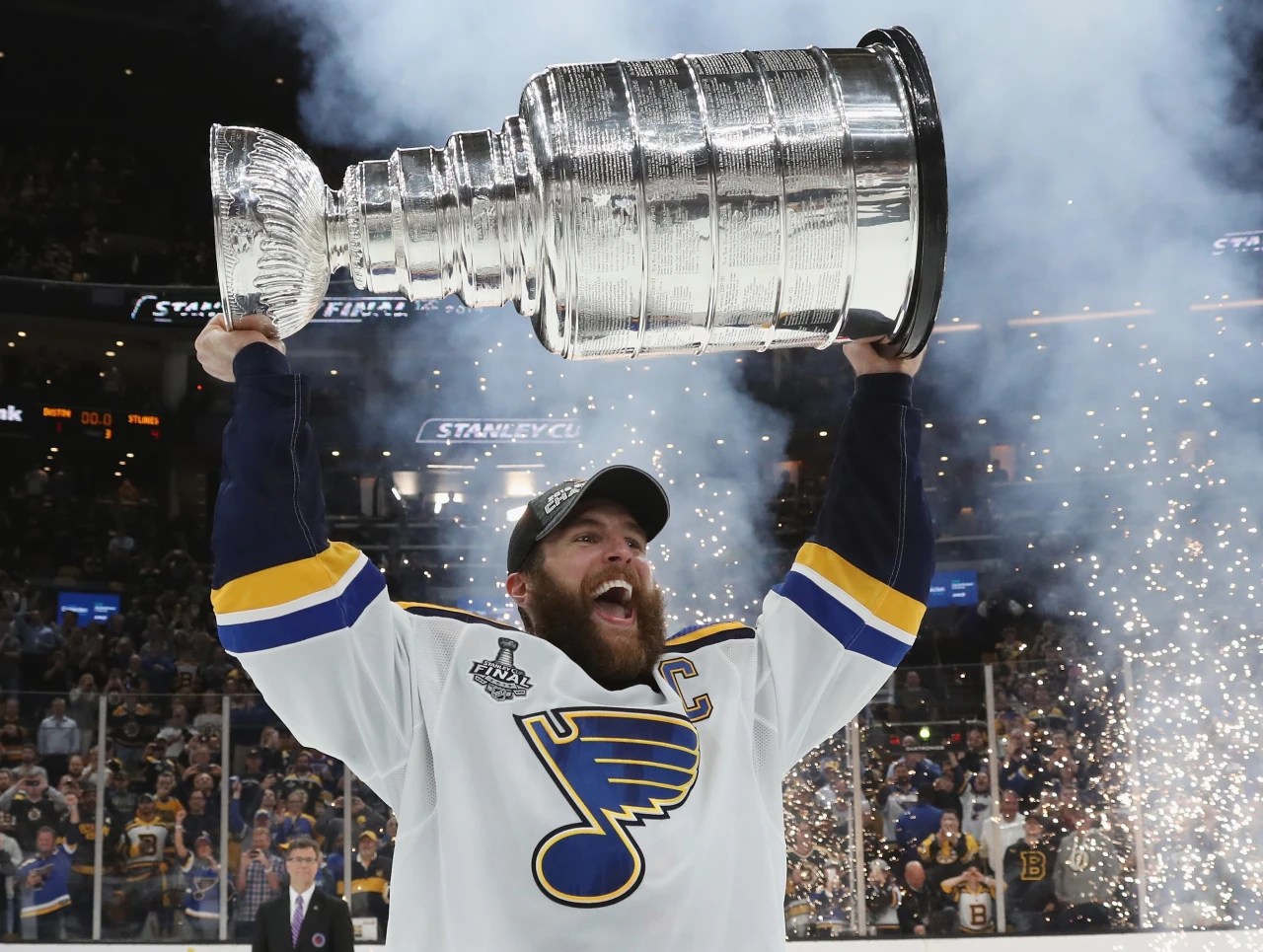 St. Louis Blues raise the Stanley Cup for the first time in franchise