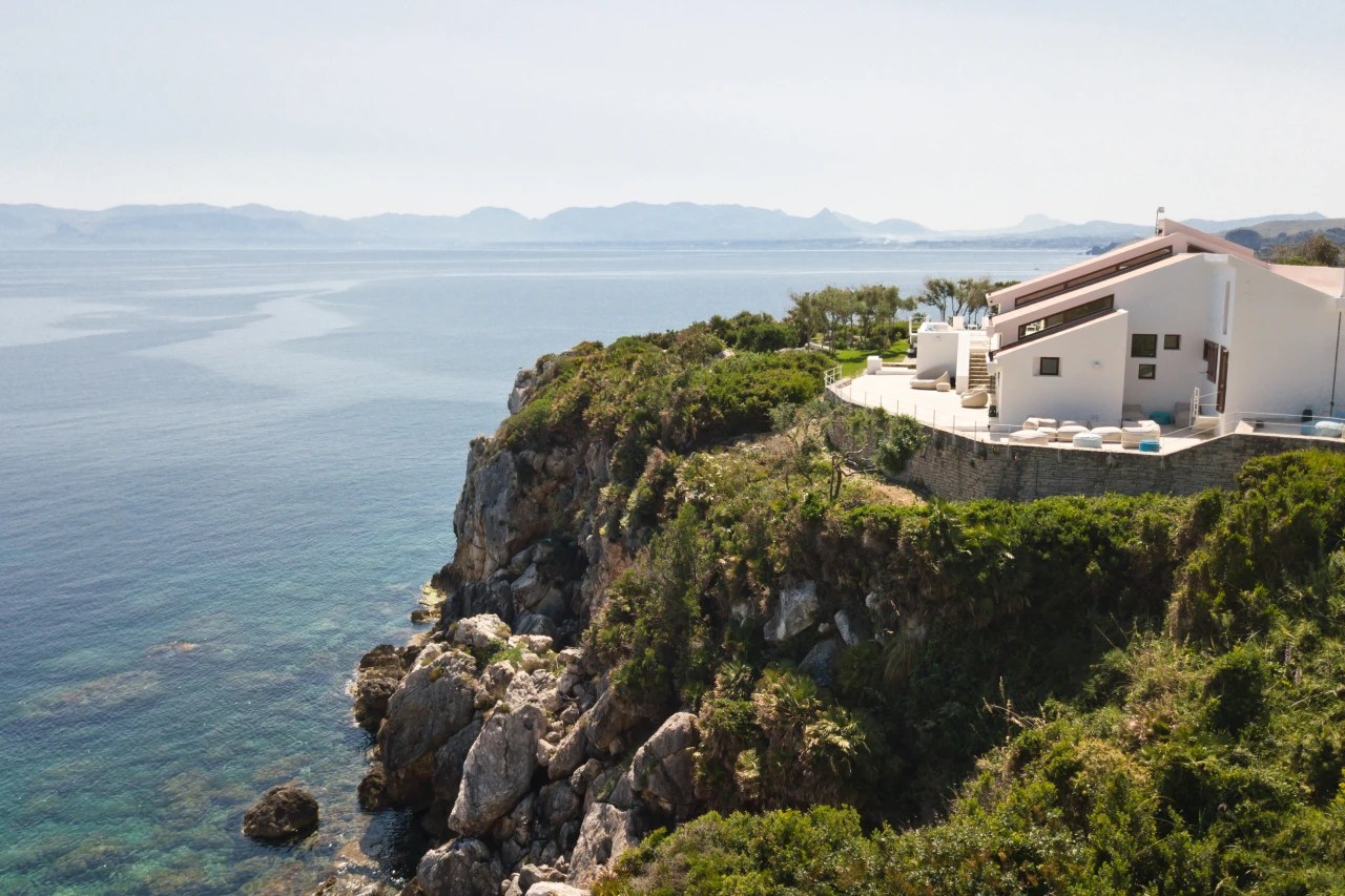 Americans Seeking a ‘White Lotus’ Experience Turn to HighEnd Villa