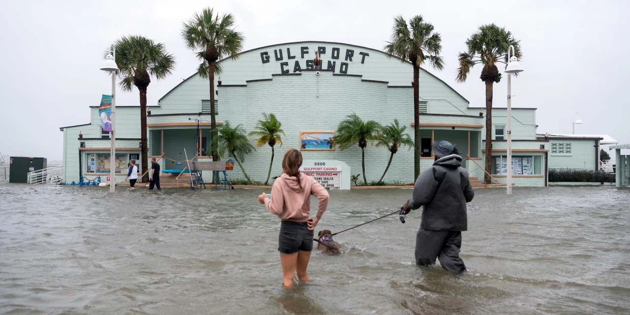 Photos Gulfport, Fla., Sees Flooding From Storm Surge