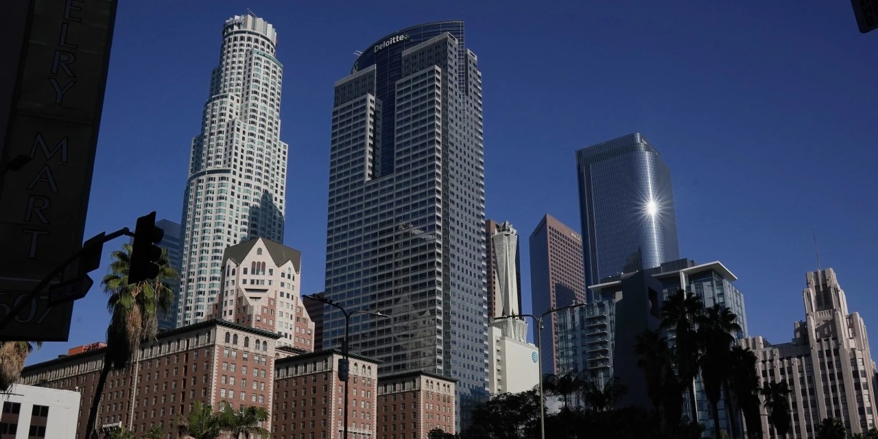 RealEstate Doom Loop Threatens America’s Banks WSJ