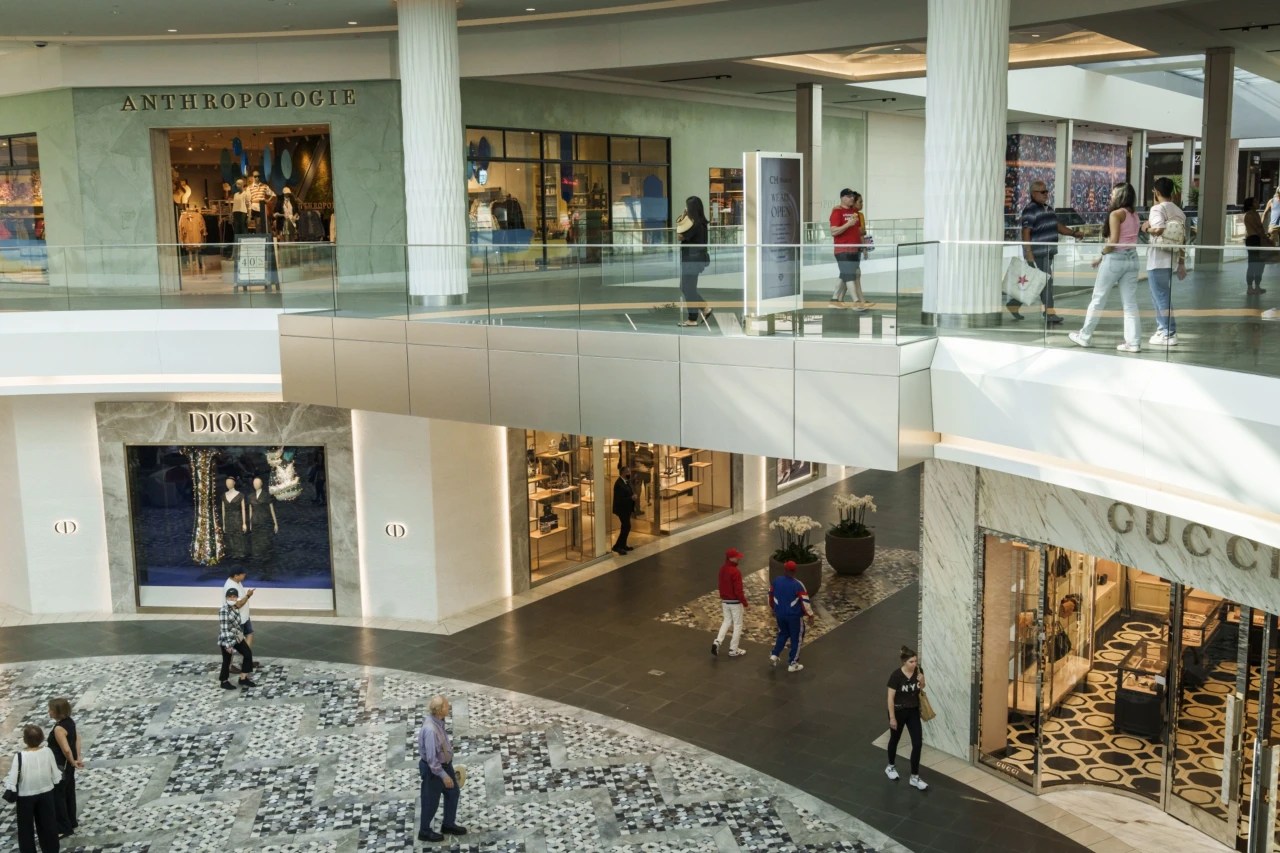 A Mall Owner’s AboutFace Bet on America’s HighEnd Malls WSJ