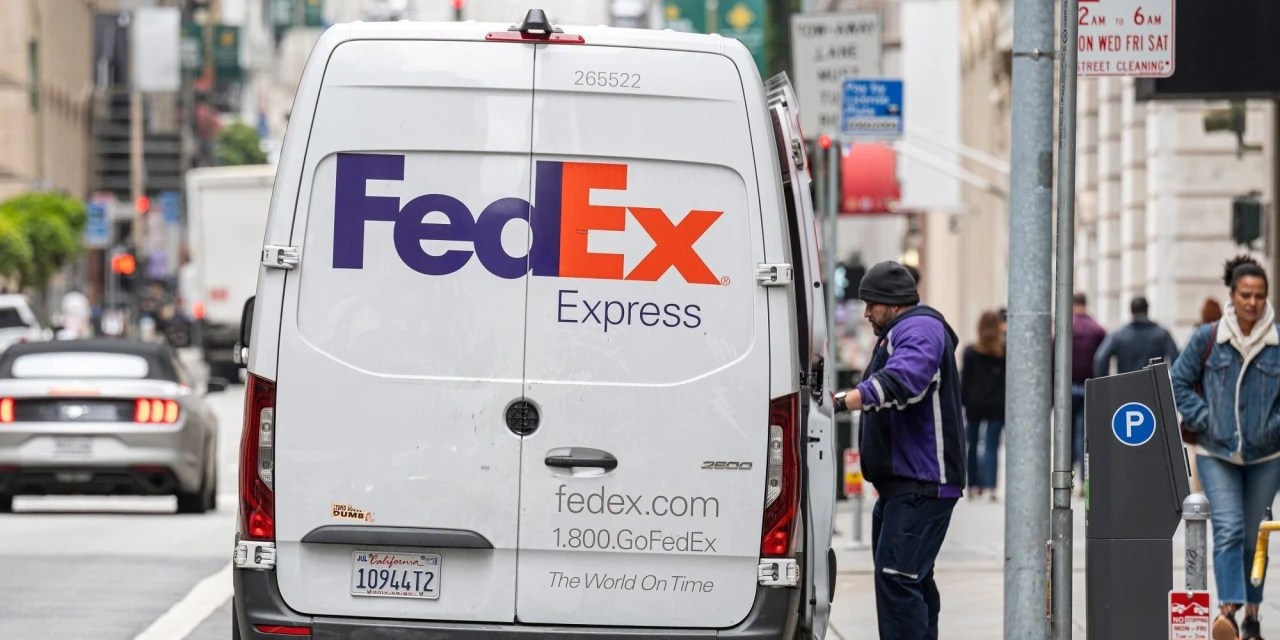 Fedex Earnings Rise Despite Weakened Demand Wsj