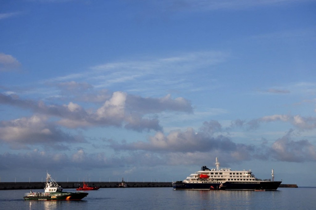 Hantavirus Cruise Ship Arrives as Passengers Prepare for Repatriation
