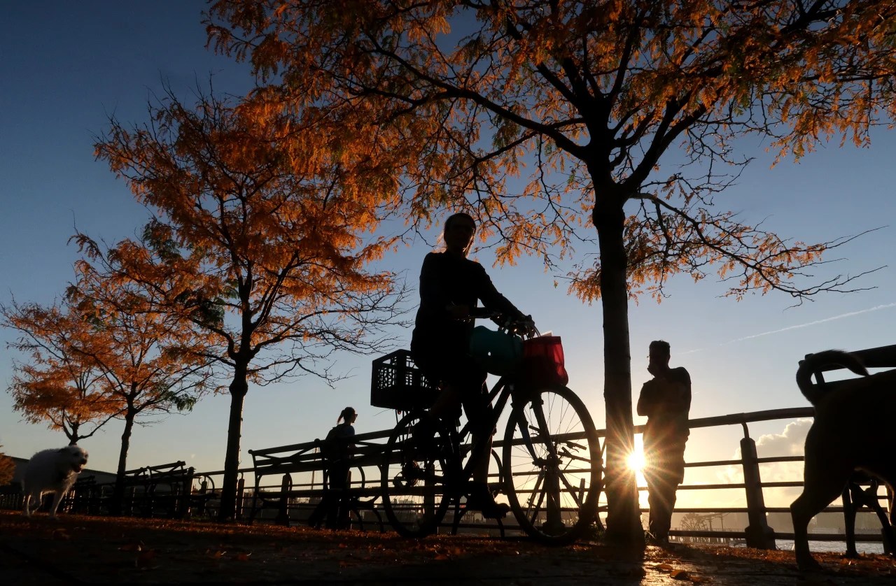 How the 'Fall Back' From Daylight Saving Time Makes Seasonal Depression