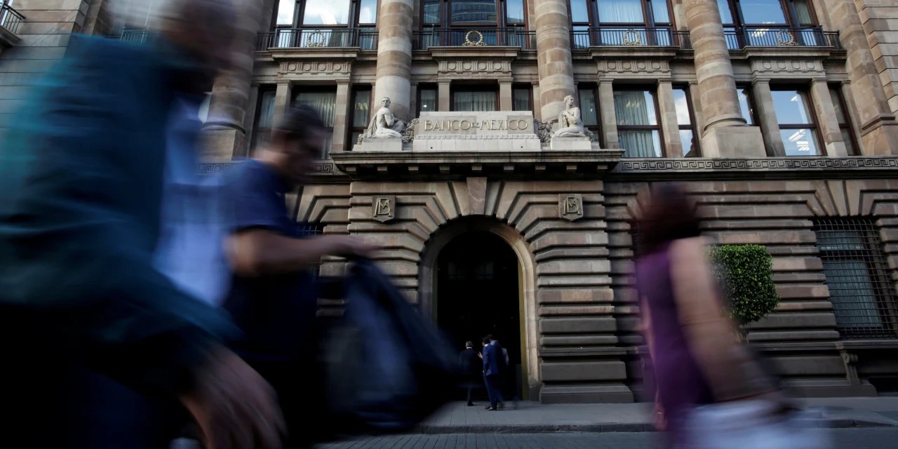 Mexican Central Bankers Talk About Rate Cuts as Inflation Comes Down WSJ