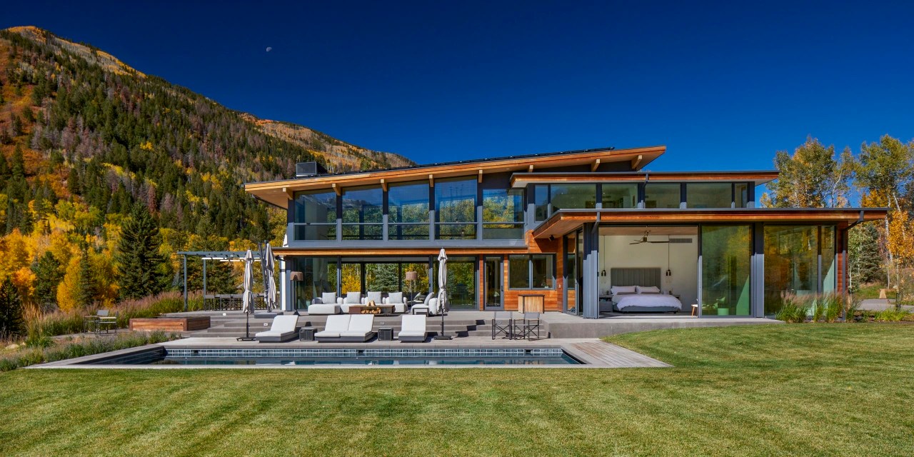Former Apple Exec Lists Aspen Home for 45 Million WSJ(07)