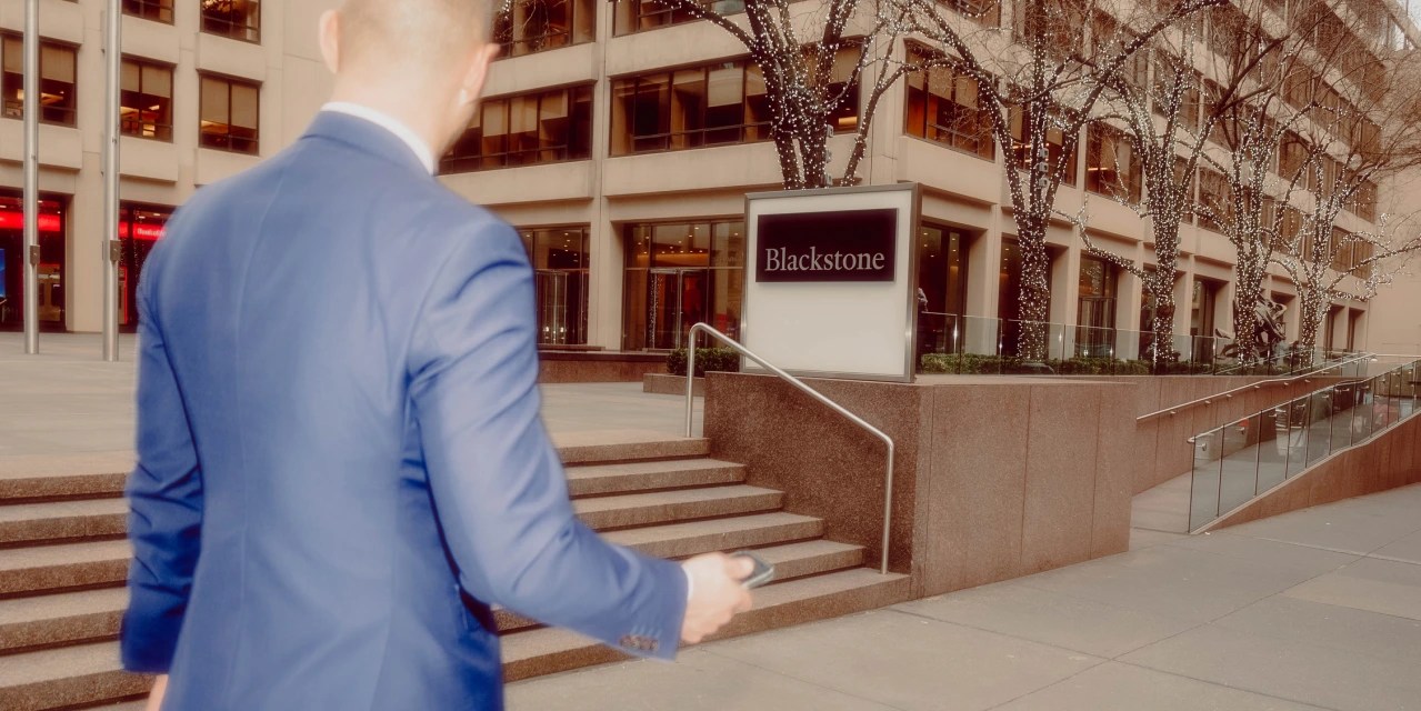 What’s a RealEstate Fund Worth? Depends on Who’s Doing the Math WSJ