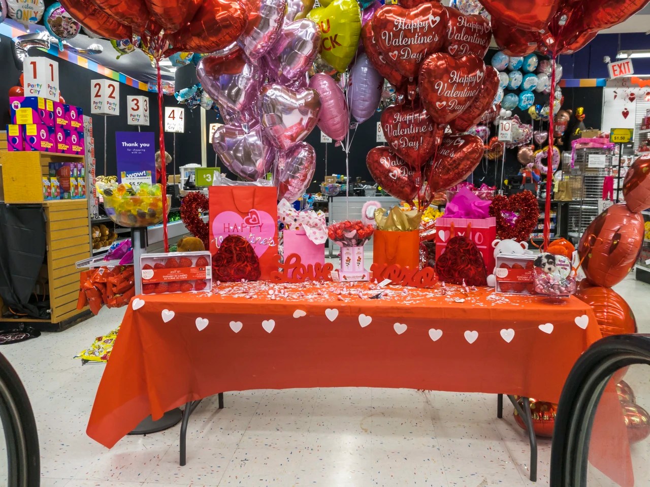 Party City Balloon Supplier Exits Bankruptcy WSJ