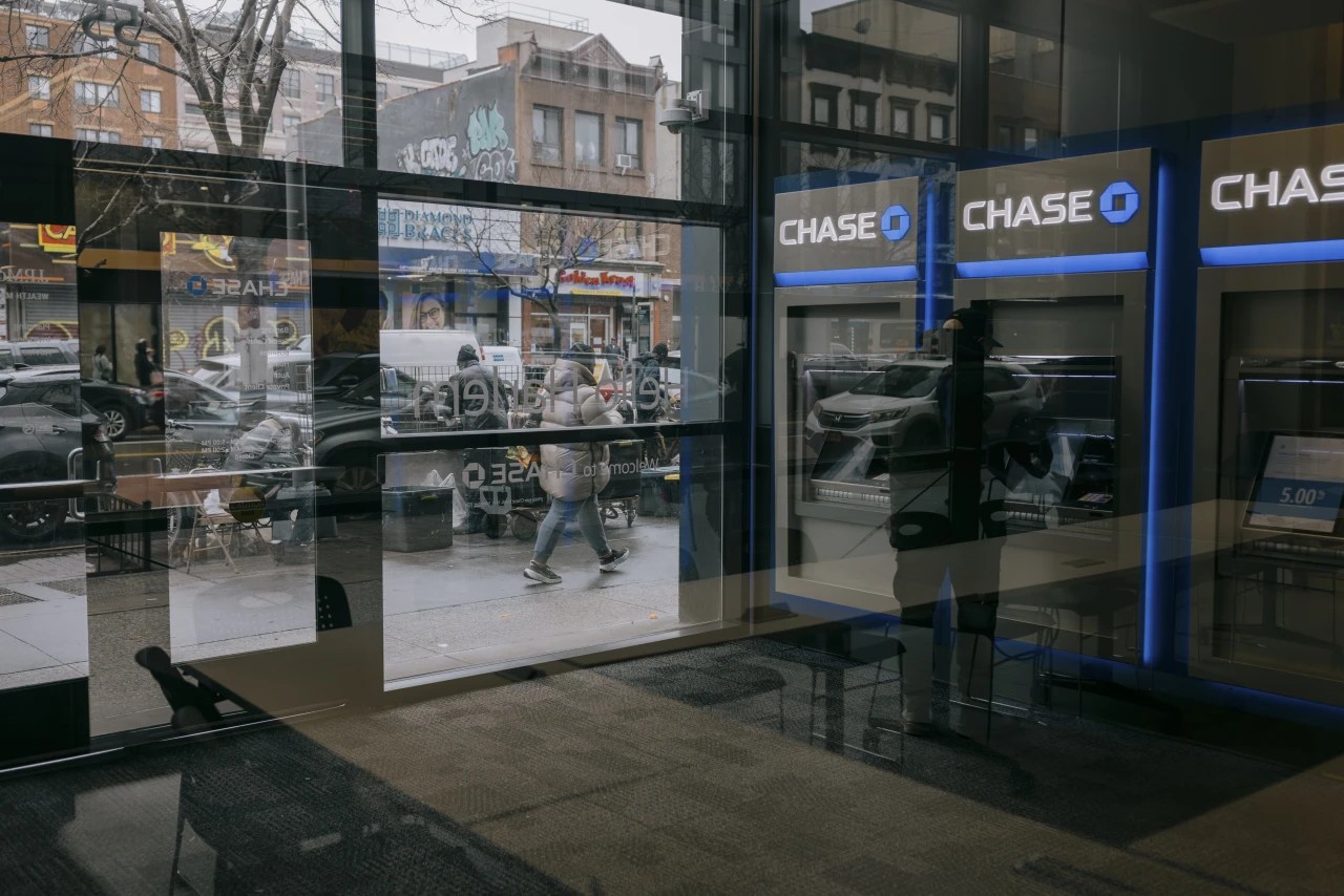Chase Is Growing the OldFashioned Way New Bank Branches WSJ